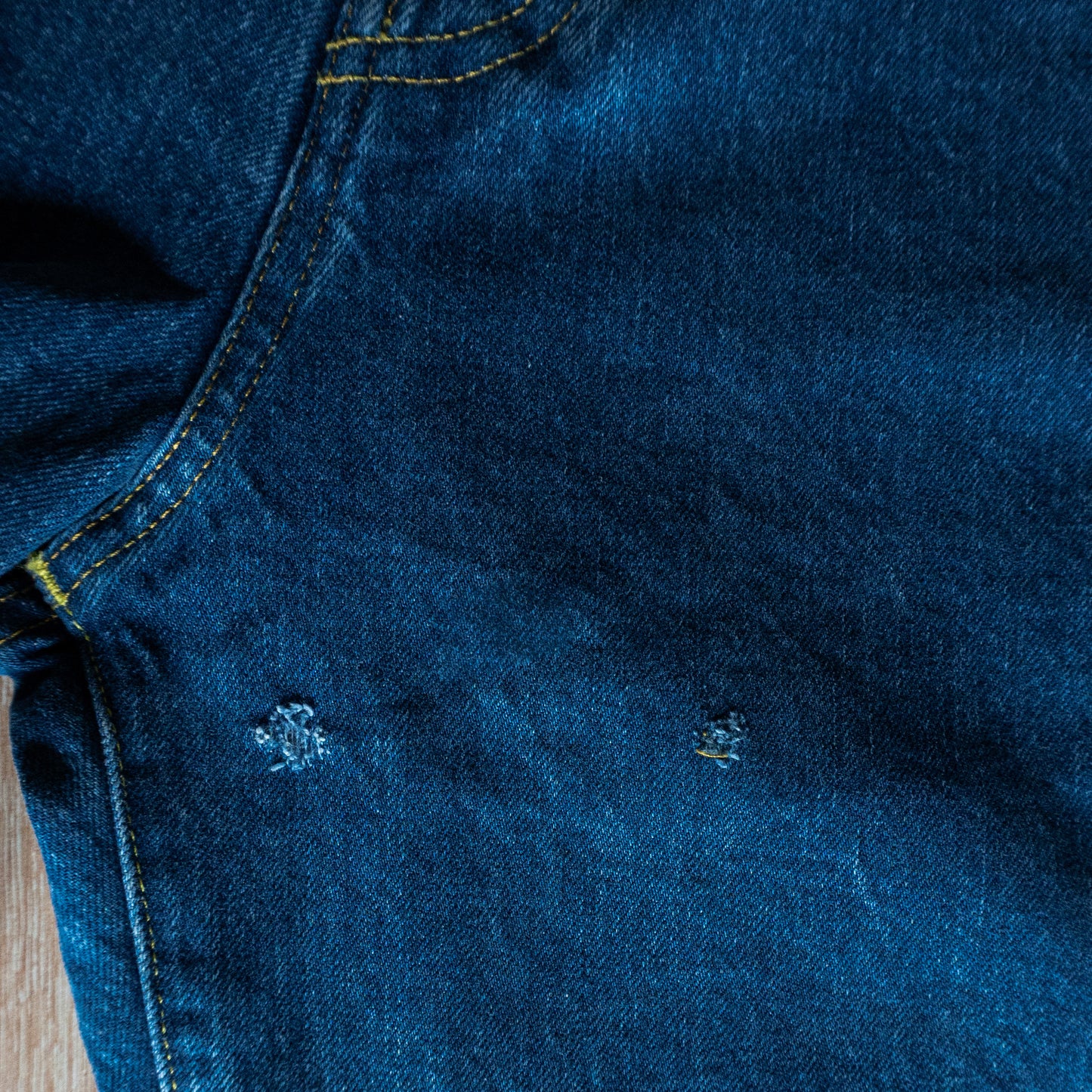 Loose Tapered Jeans (Bleach)