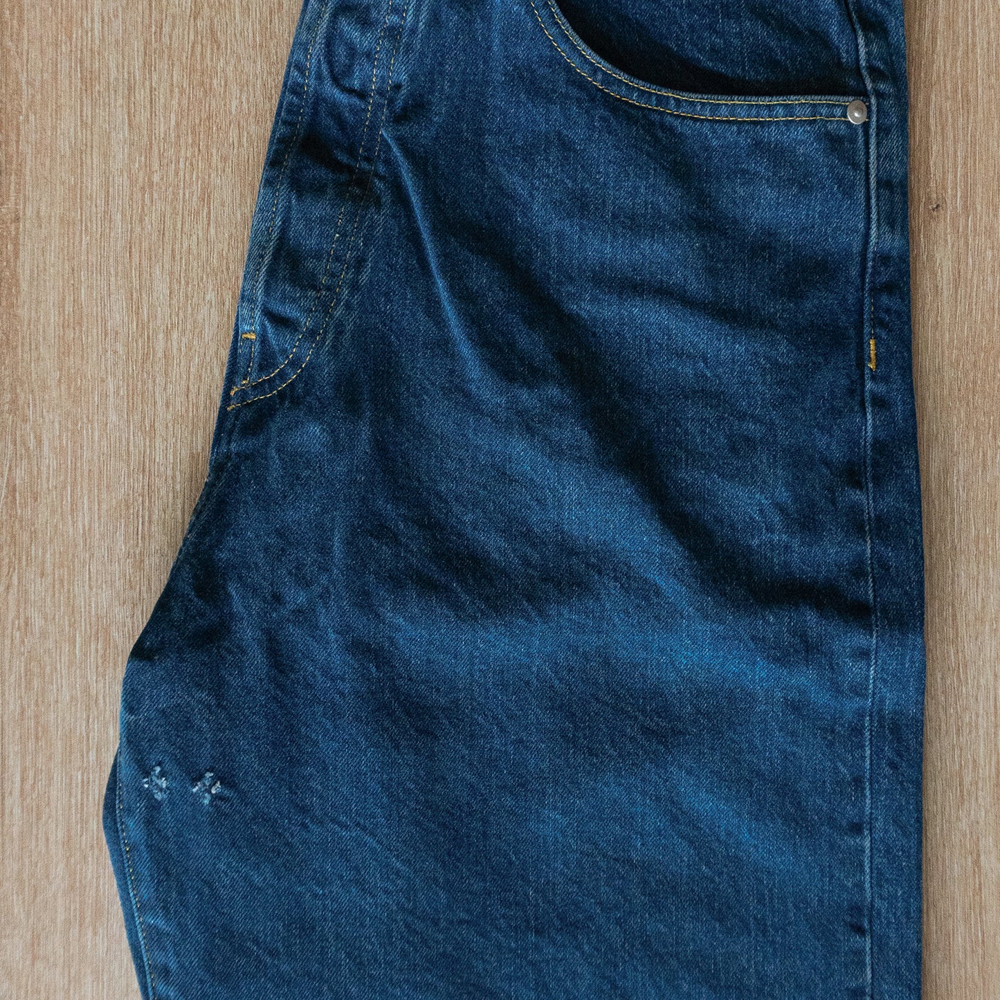 Loose Tapered Jeans (Bleach)