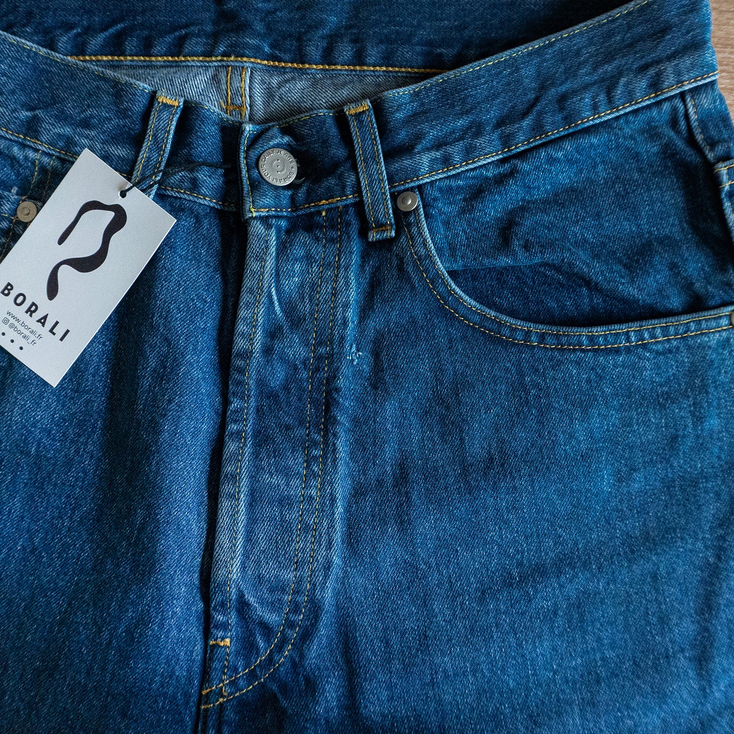 Loose Tapered Jeans (Bleach)