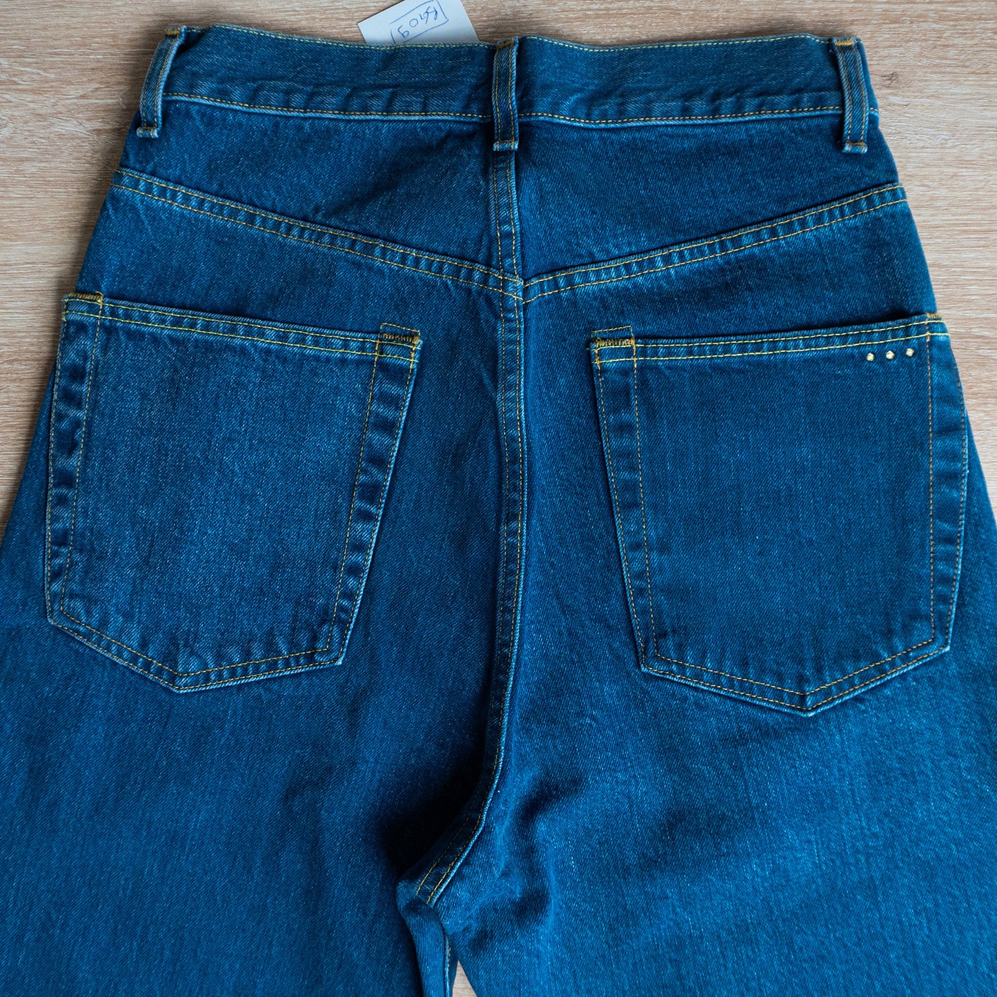 Loose Tapered Jeans (Bleach)