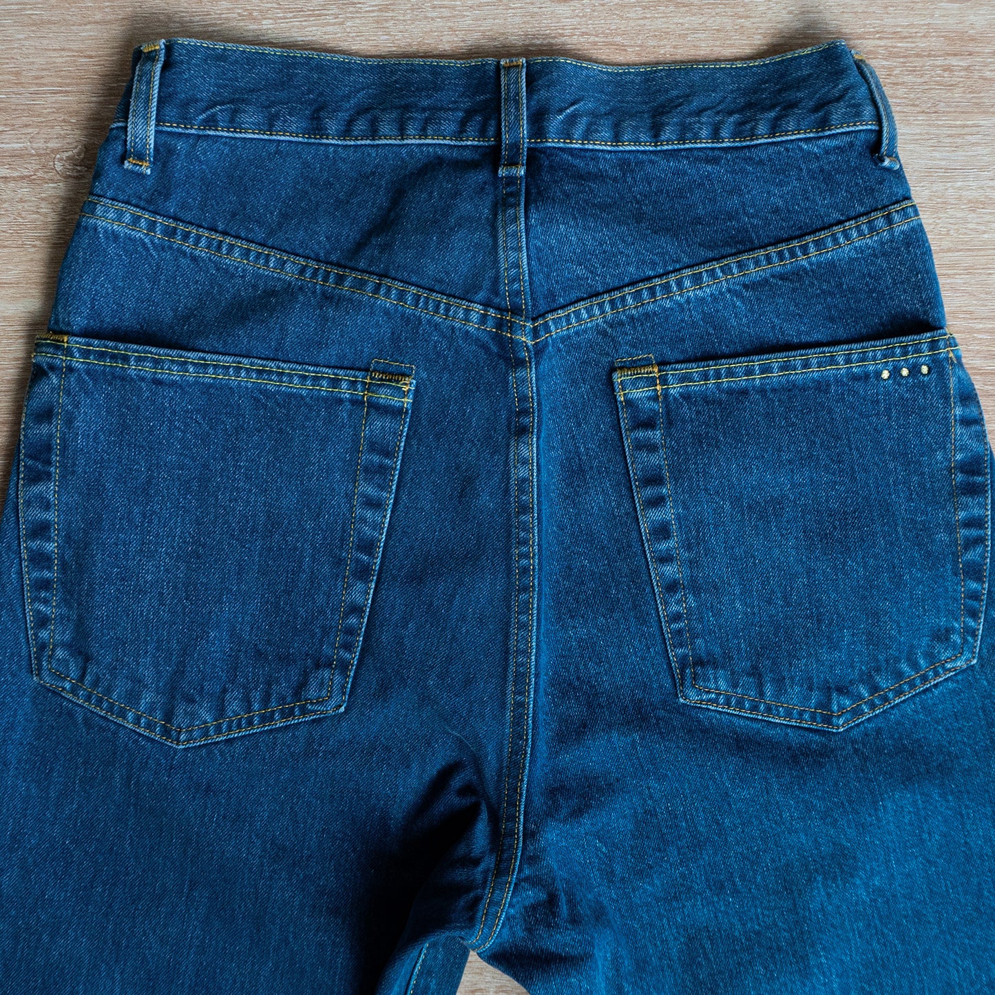 Loose Tapered Jeans (Bleach)