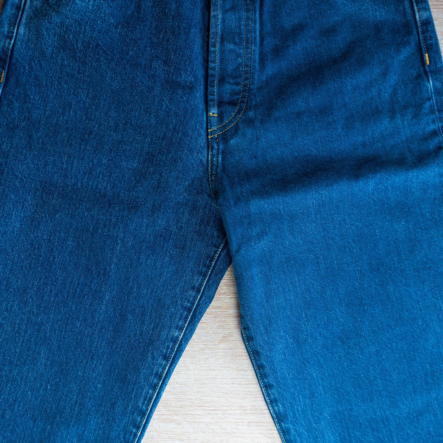 Loose Tapered Jeans (Bleach)